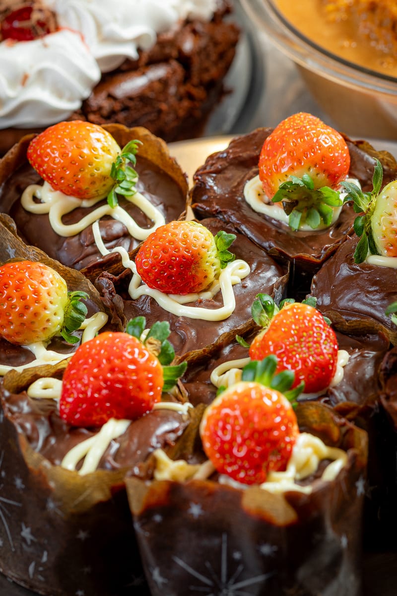 Sobremesa de chocolate com morangos